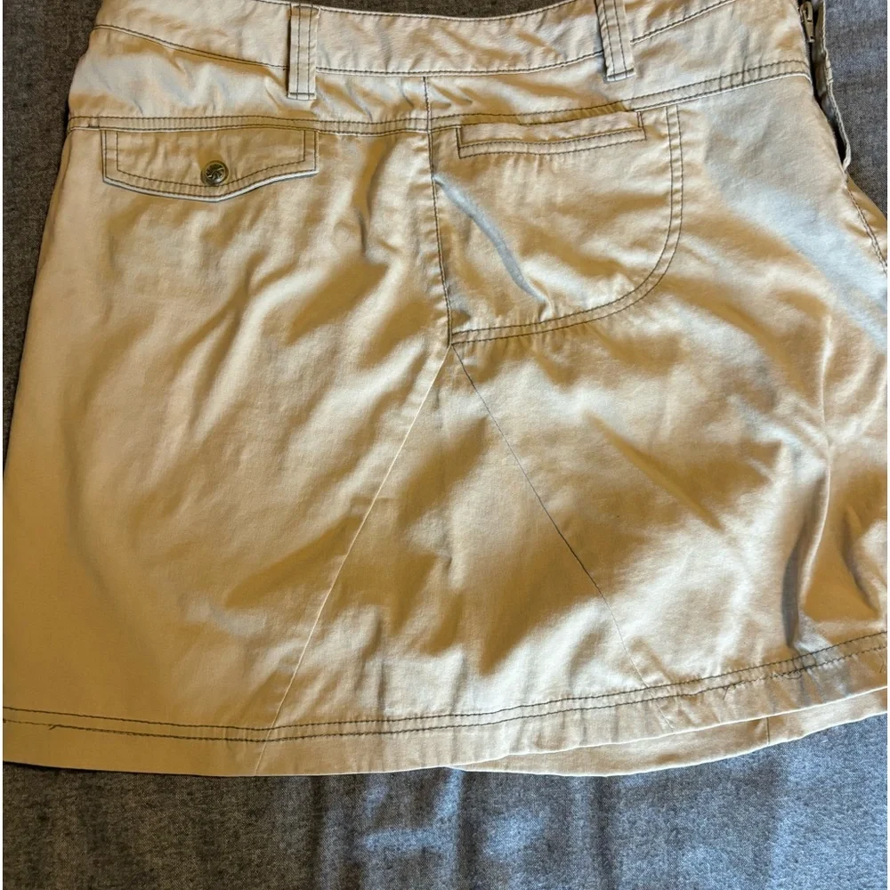 Athleta  Women’s  dipper skirt Khaki Nylon size 12‎